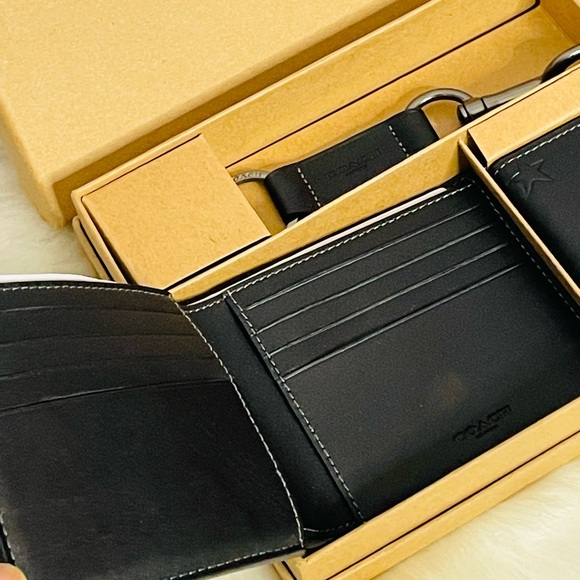New in box Men’s Coach 3 in 1 Wallet Gift Set with Star Print. - Picture 8 of 12